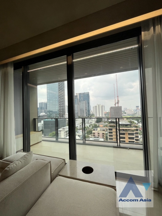  2 Bedrooms  Condominium For Rent in Ploenchit, Bangkok  near BTS Ploenchit - MRT Lumphini (AA41399)