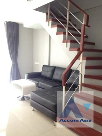 Fully Furnished |  3 Bedrooms  Townhouse For Rent in Sathorn, Bangkok  near MRT Lumphini (AA41402)