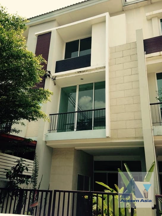  2  3 br Townhouse For Rent in Sathorn ,Bangkok MRT Lumphini at Thanapat Haus Sathorn-Narathiwas AA41402