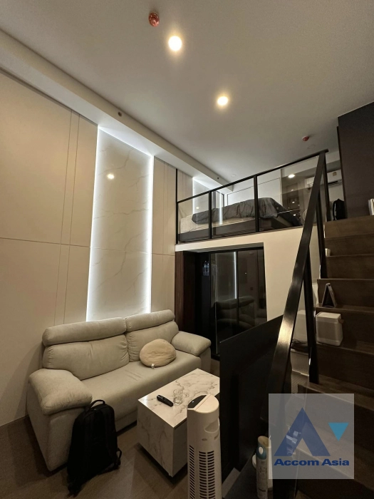 Duplex Condo |  1 Bedroom  Condominium For Rent in Silom, Bangkok  (AA41406)