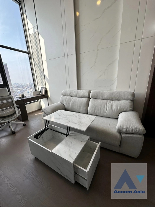 Duplex Condo |  1 Bedroom  Condominium For Rent in Silom, Bangkok  (AA41406)