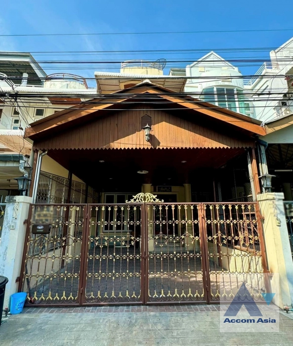  2  4 br House For Rent in phaholyothin ,Bangkok BTS Sena Nikhom AA41417