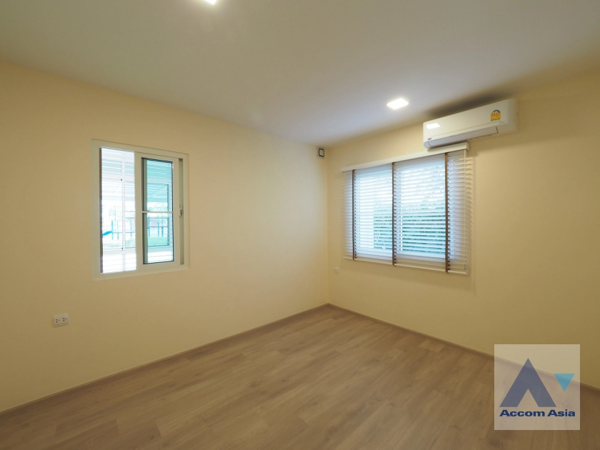 17  4 br Townhouse For Rent in Samutprakan ,Samutprakan  at Villaggio Srinakarin-Bangna 2 AA41432