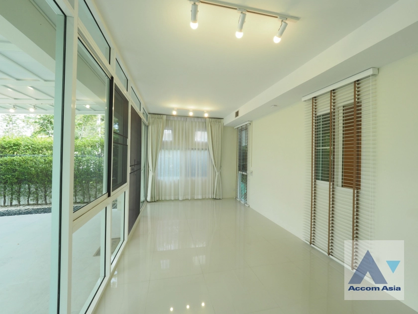 10  4 br Townhouse For Rent in Samutprakan ,Samutprakan  at Villaggio Srinakarin-Bangna 2 AA41432