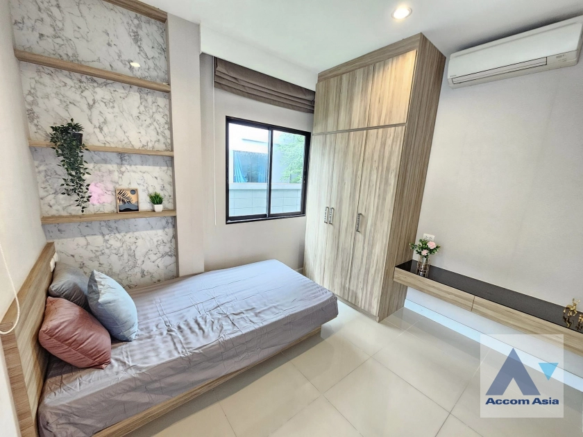 20  4 br House For Rent in Pattanakarn ,Bangkok  at House AA41434