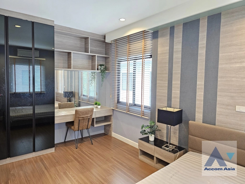 22  4 br House For Rent in Pattanakarn ,Bangkok  at House AA41434