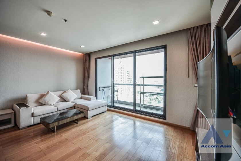  2 Bedrooms  Condominium For Rent in Silom, Bangkok  near BTS Chong Nonsi (AA41445)