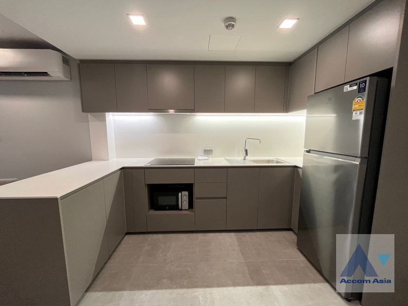  2 Bedrooms  Apartment For Rent in Sukhumvit, Bangkok  near BTS Nana (AA41455)