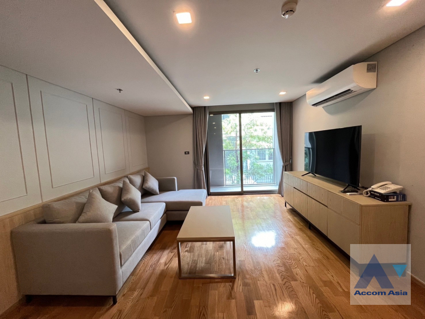  2 Bedrooms  Apartment For Rent in Sukhumvit, Bangkok  near BTS Nana (AA41455)