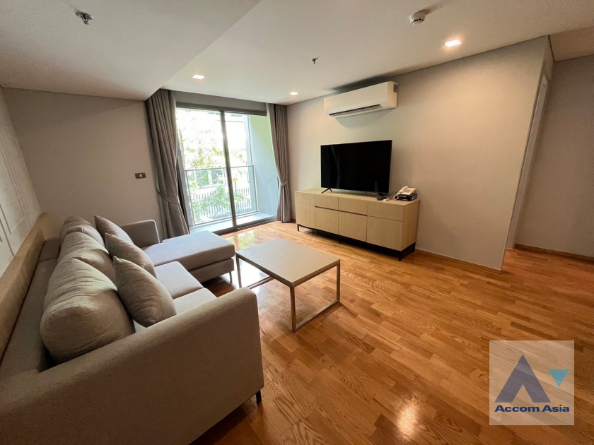  2 Bedrooms  Apartment For Rent in Sukhumvit, Bangkok  near BTS Nana (AA41455)