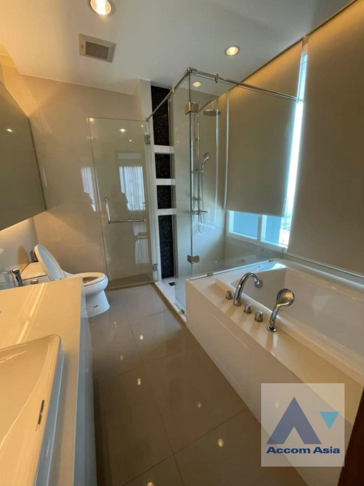 12  3 br Condominium for rent and sale in Charoenkrung ,Bangkok BTS Saphan Taksin at Menam Residences AA41460