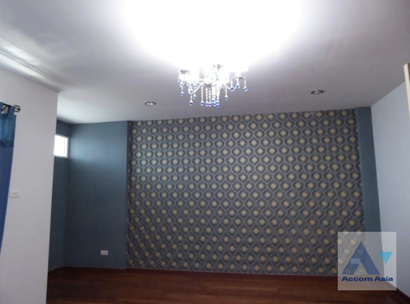 6  3 br House For Rent in lat phrao ,Bangkok  AA41467