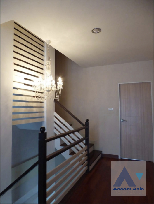 4  3 br House For Rent in lat phrao ,Bangkok  AA41467