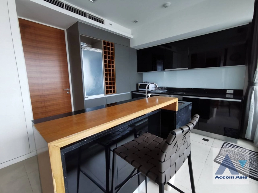 Fully Furnished, Duplex Condo |  4 Bedrooms  Condominium For Rent in Charoennakorn, Bangkok  near BTS Krung Thon Buri (AA41468)