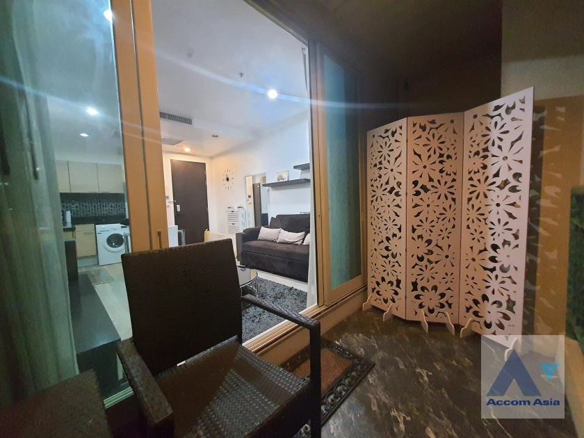  1 Bedroom  Condominium For Rent in Ploenchit, Bangkok  near BTS Chitlom (AA41470)