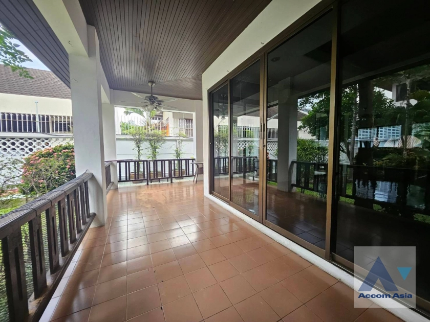 5  4 br House For Rent in Sukhumvit ,Bangkok BTS Phrom Phong at Kid Friendly House Compound AA41471