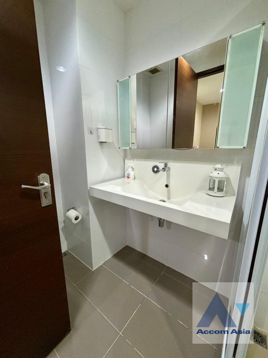 8  1 br Condominium For Sale in Ratchadapisek ,Bangkok  at RHYTHM Ratchada AA41475