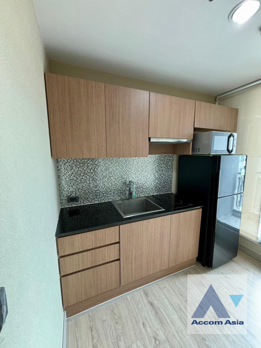  1 Bedroom  Condominium For Sale in Ratchadaphisek, Bangkok  (AA41475)