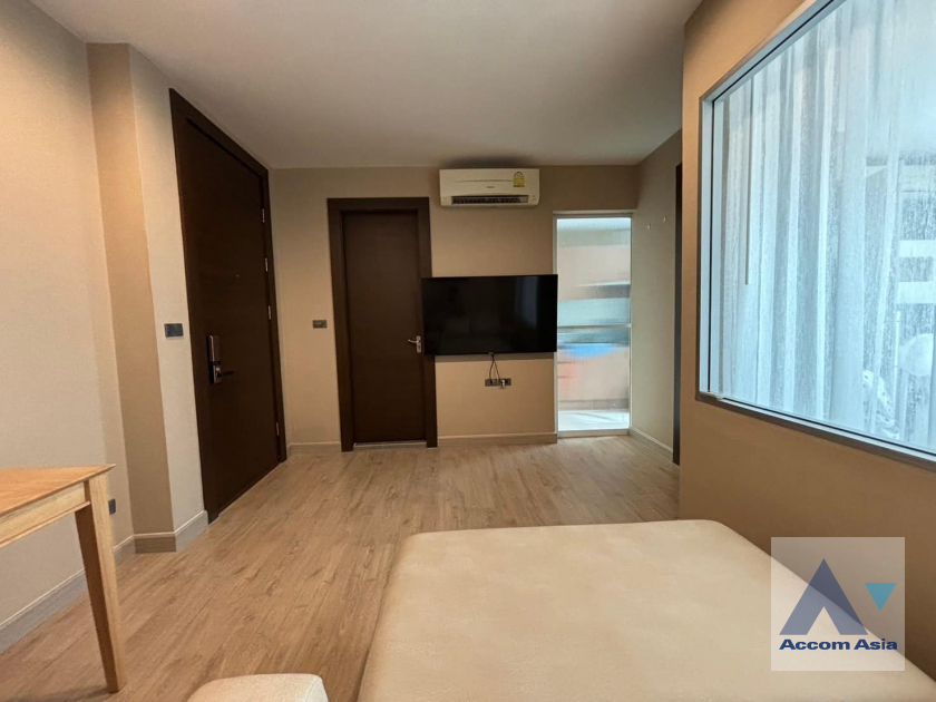  1 Bedroom  Condominium For Sale in Ratchadapisek, Bangkok  (AA41475)