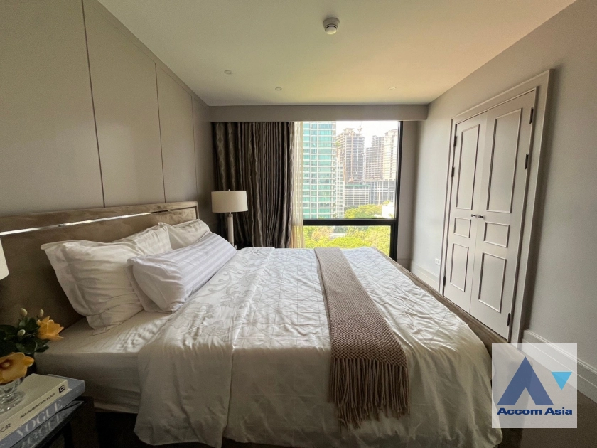  2 Bedrooms  Condominium For Rent in Ploenchit, Bangkok  near BTS Chitlom (AA41478)