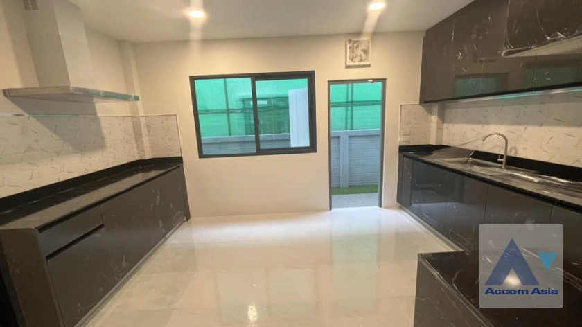 5  5 br House For Sale in Samutprakan ,Samutprakan  at The City Bangna AA41479