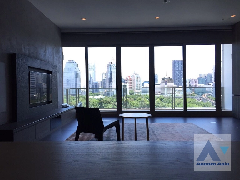 5  2 br Condominium For Rent in Ploenchit ,Bangkok BTS Ratchadamri at 185 Rajadamri AA41481