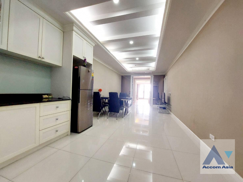  1 Bedroom  Condominium For Sale in Silom, Bangkok  near BTS Surasak (AA41483)