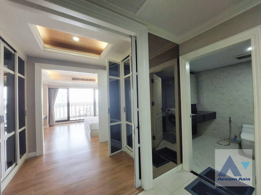 5  1 br Condominium For Sale in Silom ,Bangkok BTS Surasak at lebua at State Tower AA41483