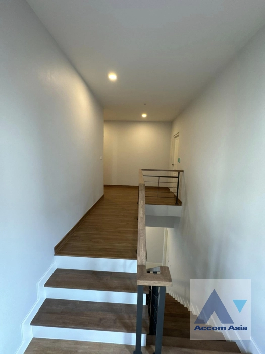 6  4 br House For Rent in Phaholyothin ,Bangkok  at Centro Vibhavadi AA41484