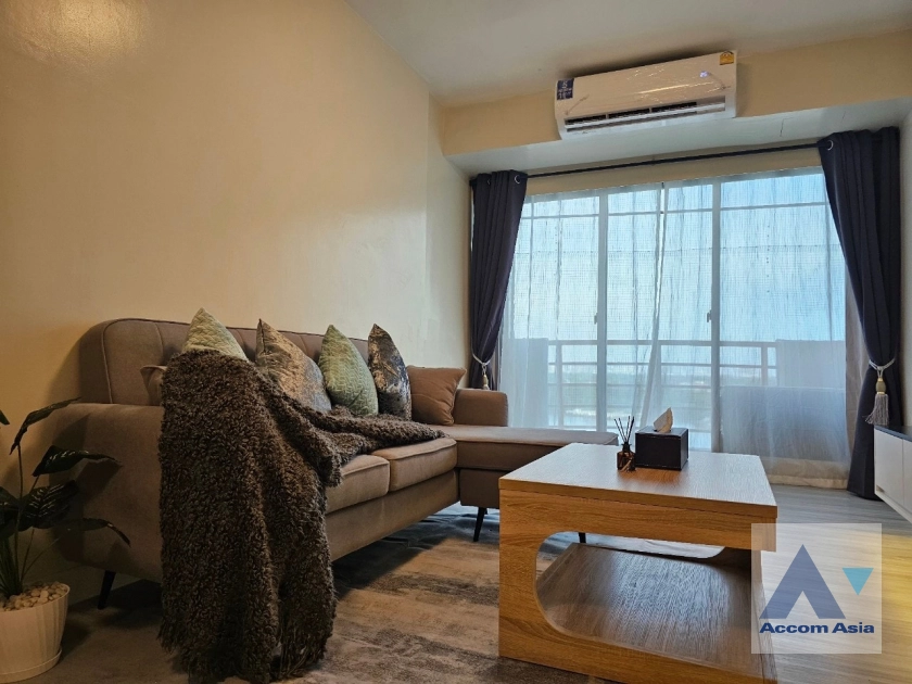  3 Bedrooms  Condominium For Sale in Sathorn, Bangkok  near BRT Wat Dan (AA41498)