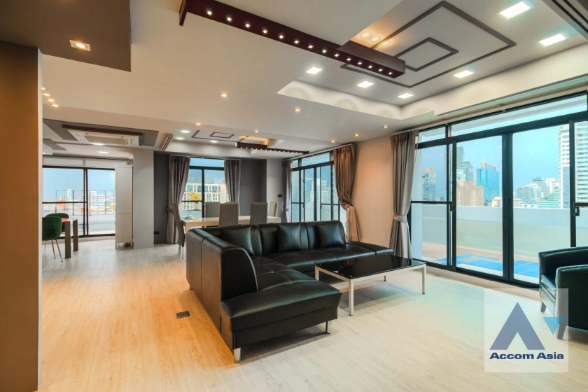 Big Balcony, Duplex Condo |  3 Bedrooms  Condominium For Rent in Sukhumvit, Bangkok  near BTS Thong Lo (AA41518)