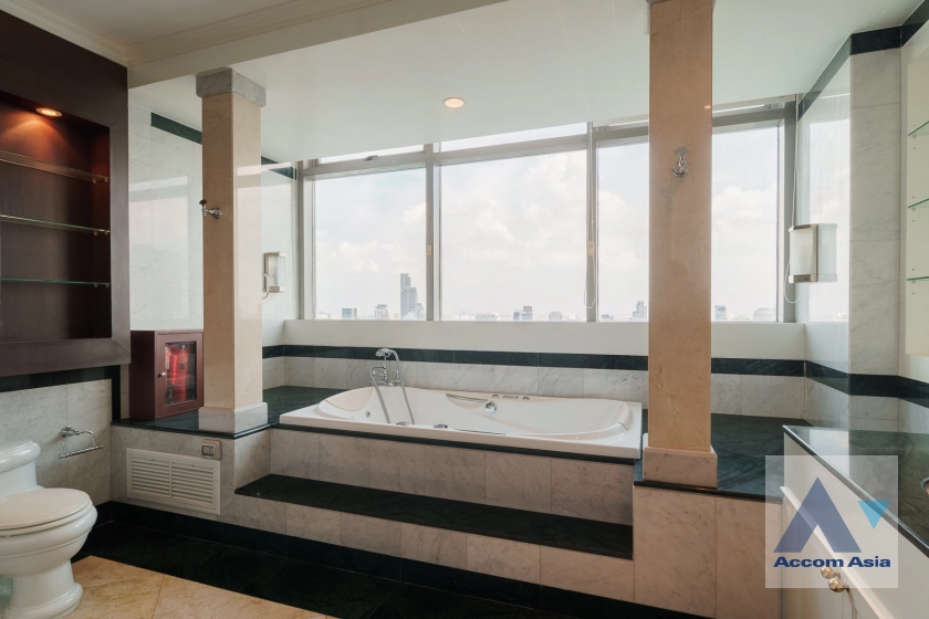 27  4 br Condominium For Sale in Sukhumvit ,Bangkok BTS Phrom Phong at The Madison AA41519