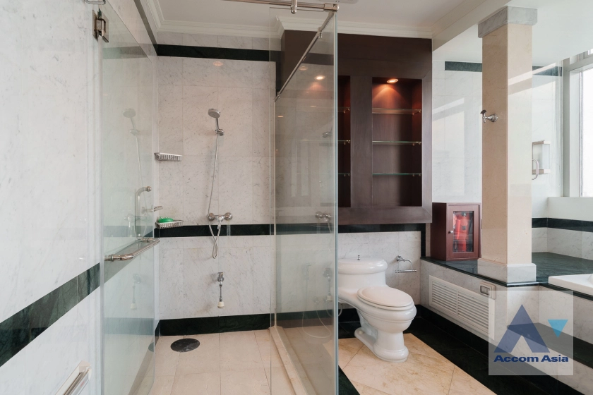 26  4 br Condominium For Sale in Sukhumvit ,Bangkok BTS Phrom Phong at The Madison AA41519