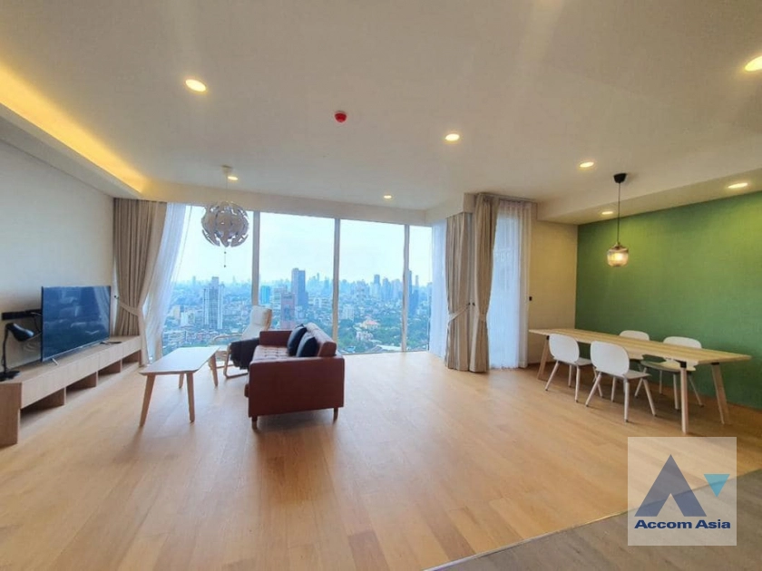  3 Bedrooms  Condominium For Rent in Sukhumvit, Bangkok  near BTS Ekkamai (AA41525)