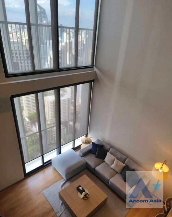 Duplex Condo |  2 Bedrooms  Condominium For Rent in Sukhumvit, Bangkok  near BTS Phrom Phong (AA41527)