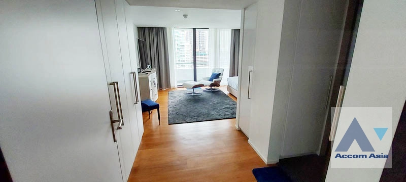 15  3 br Condominium For Sale in Ploenchit ,Bangkok BTS Chitlom at Somkid Gardens AA41531