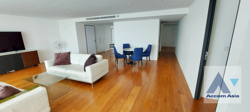  3 Bedrooms  Condominium For Sale in Ploenchit, Bangkok  near BTS Chitlom (AA41531)