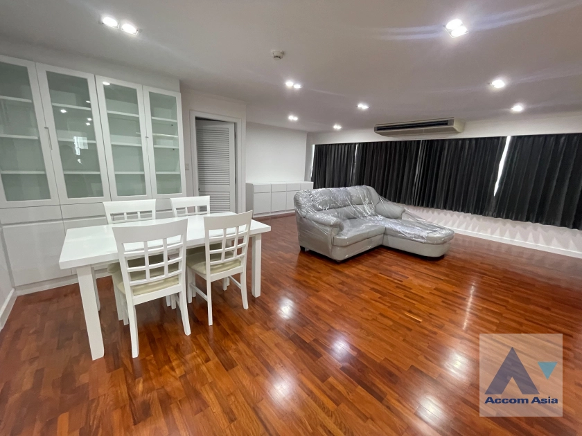  2 Bedrooms  Condominium For Rent in Sukhumvit, Bangkok  near BTS Phrom Phong (AA41538)