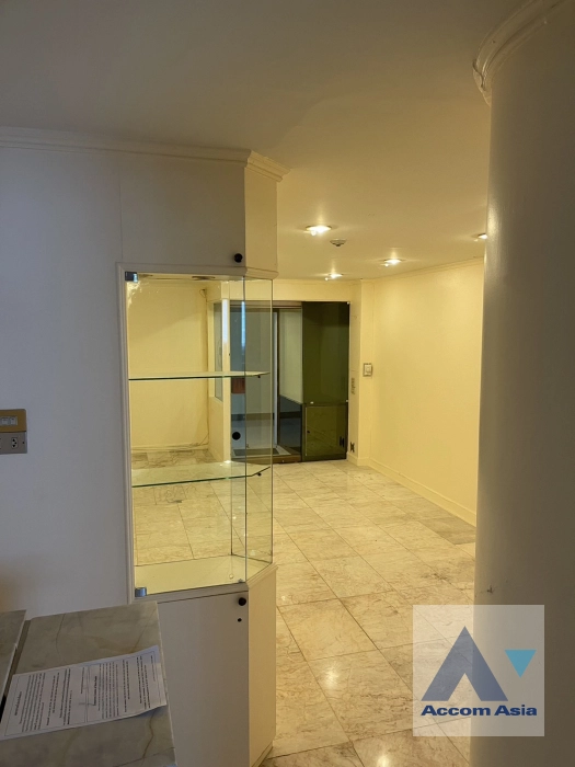  Condominium For Sale in Silom, Bangkok  near BTS Chong Nonsi (AA41548)