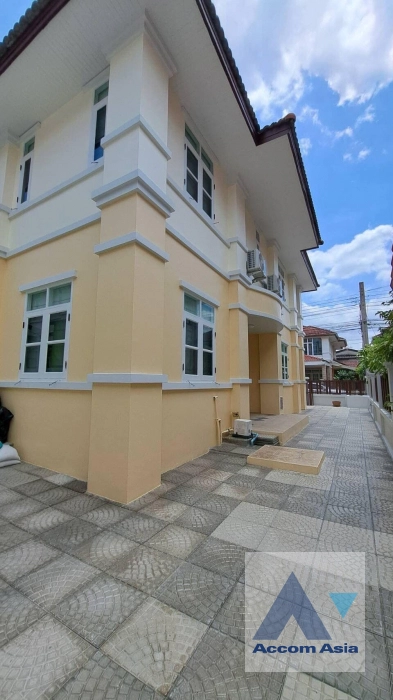  1  3 br House For Sale in Lat phrao ,Bangkok  at Baan Sirinthep Ladprao 101 AA41549