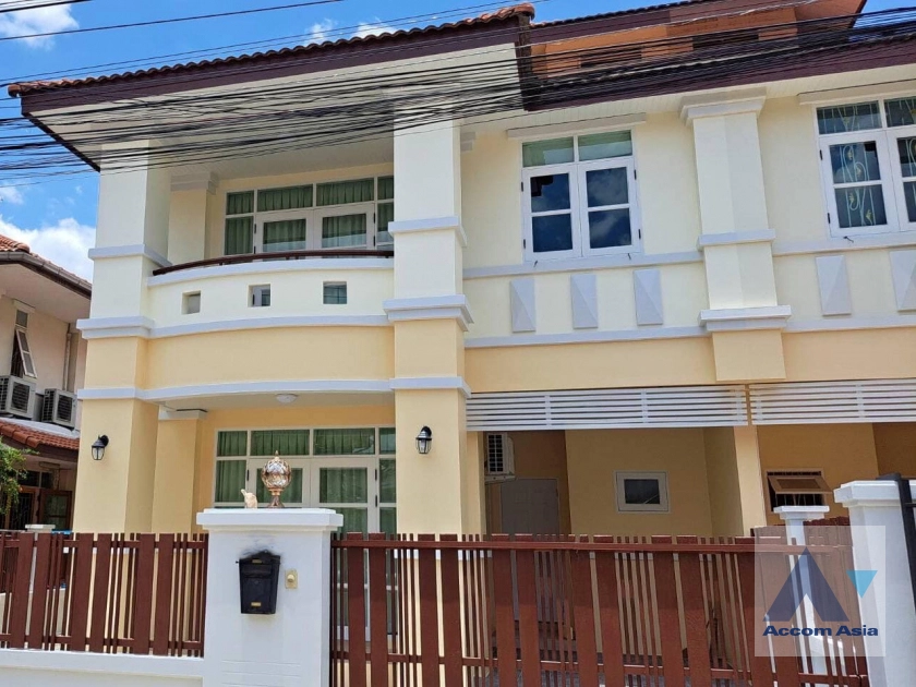 Baan Sirinthep Ladprao 101 House  3 Bedroom for Sale   in Latphrao Bangkok