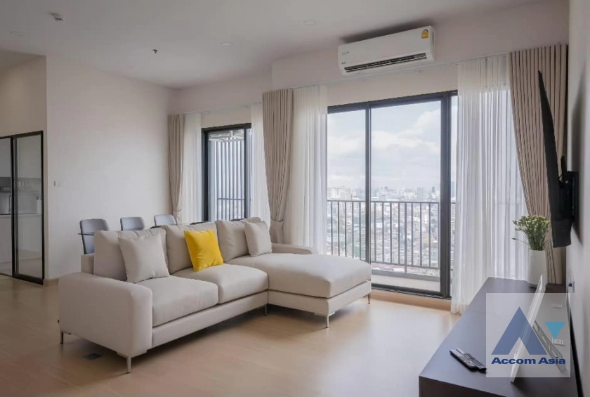  4 Bedrooms  Condominium For Rent & Sale in Charoennakhon, Bangkok  near BTS Wongwian Yai (AA41558)