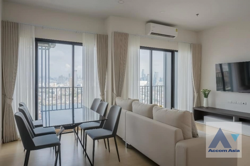  4 Bedrooms  Condominium For Rent & Sale in Charoennakhon, Bangkok  near BTS Wongwian Yai (AA41558)