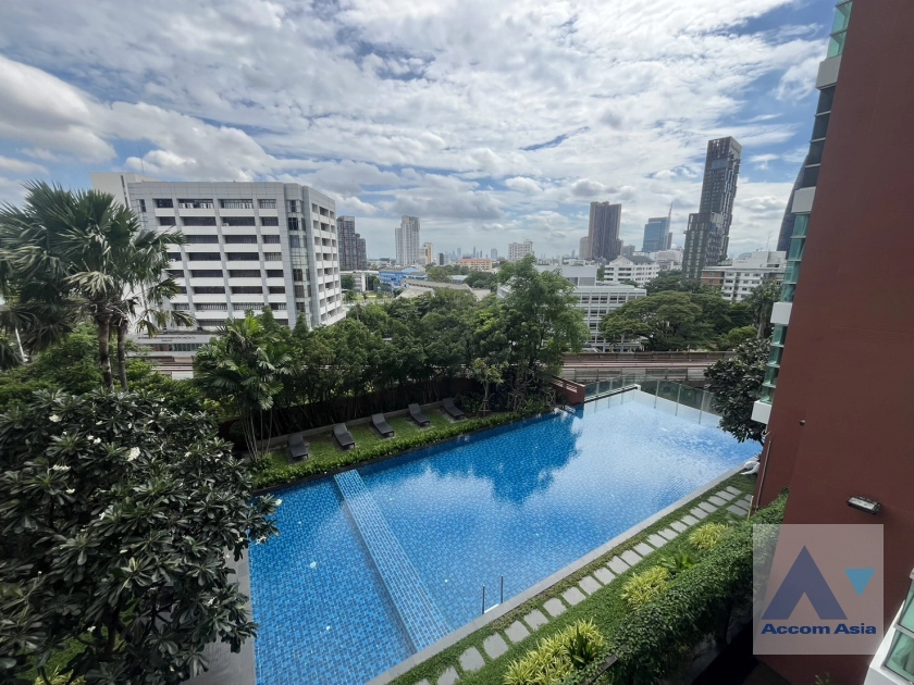  3 Bedrooms  Condominium For Sale in Sukhumvit, Bangkok  near BTS Ekkamai (AA41565)