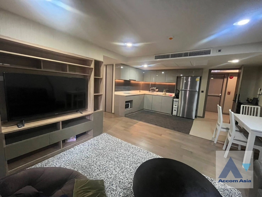  2 Bedrooms  Condominium For Rent in Ploenchit, Bangkok  near BTS Ratchadamri - MRT Silom (AA41569)