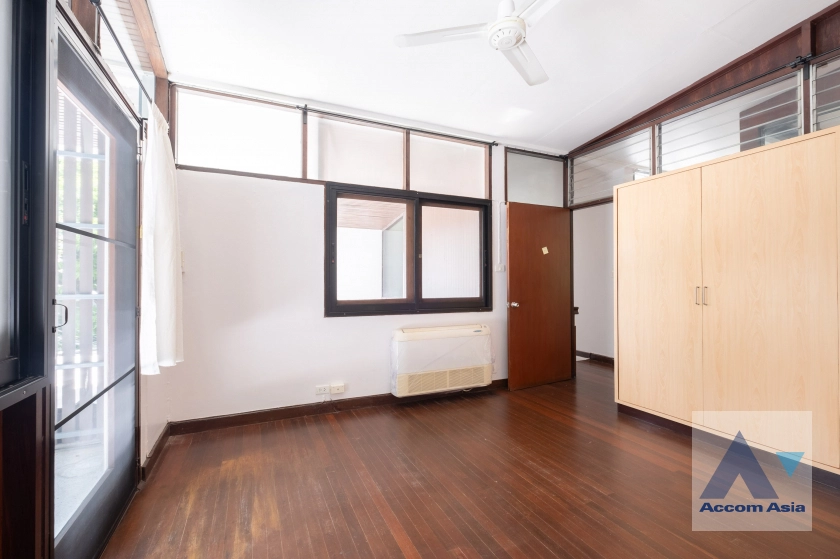 18  4 br House For Rent in Sukhumvit ,Bangkok BTS Ekkamai AA41570