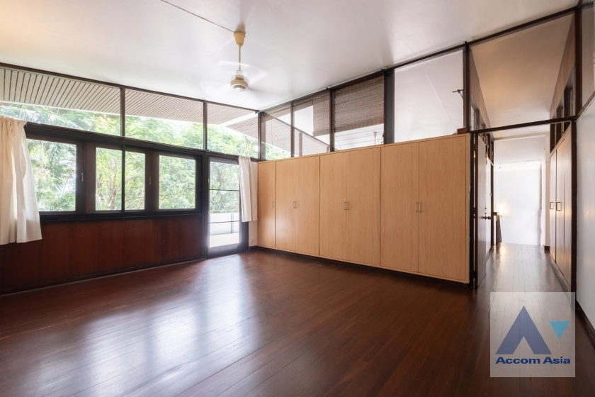 27  4 br House For Rent in Sukhumvit ,Bangkok BTS Ekkamai AA41570