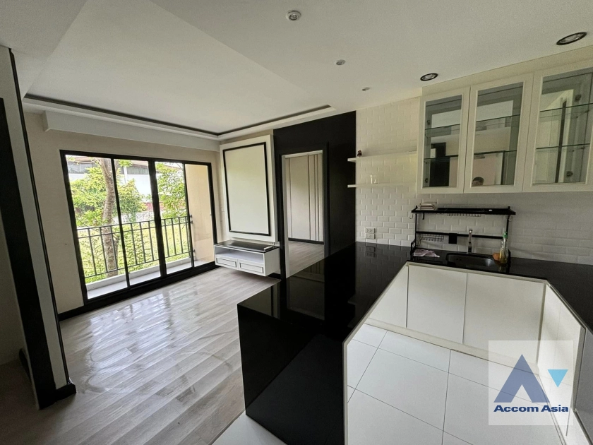  2 Bedrooms  House For Rent in Bangna, Bangkok  near BTS Bearing (AA41571)