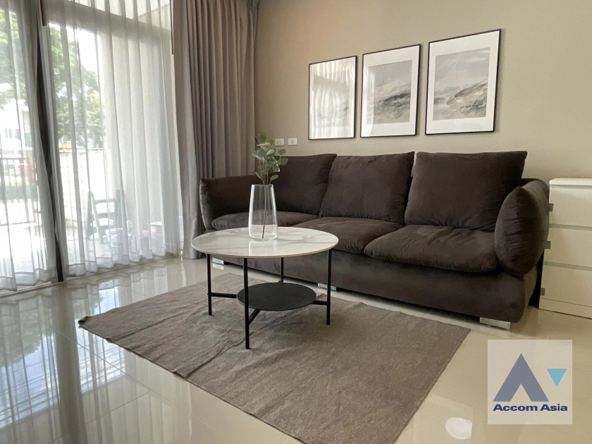  4 Bedrooms  Townhouse For Rent & Sale in Bangna, Bangkok  (AA41574)