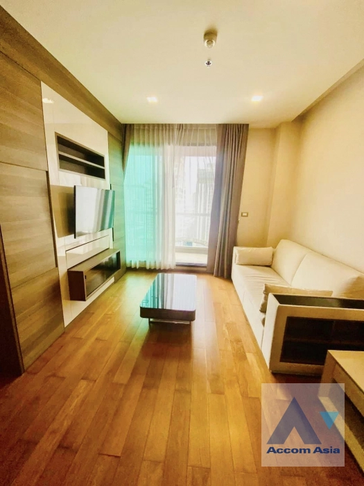  1 Bedroom  Condominium For Rent & Sale in Silom, Bangkok  near BTS Chong Nonsi (AA41579)